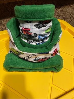 Cuddle Cup Pet Bed with Hot Wheels Car Print